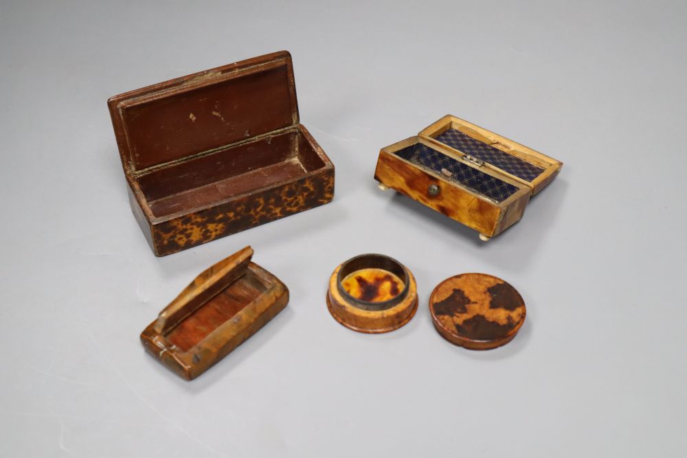 Four 19th century snuff boxes, widest 9.5cm